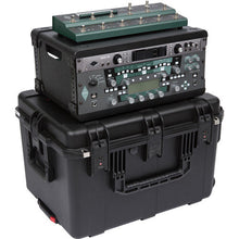 Charger l'image dans la galerie, SKB 3i-231714GFX 4U iSeries Injection Molded Guitar FX Fly Rack