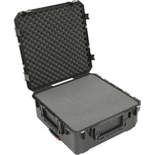 Charger l'image dans la galerie, SKB 3i-2424-10BC Wheeled Case with Foam (Black)