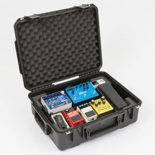 Load image into Gallery viewer, SKB 3i-2015-7-PB iSeries 2015-7 Case w/ 1SKB-PB1712 Pedalboard