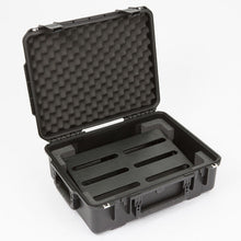Load image into Gallery viewer, SKB 3i-2015-7-PB iSeries 2015-7 Case w/ 1SKB-PB1712 Pedalboard