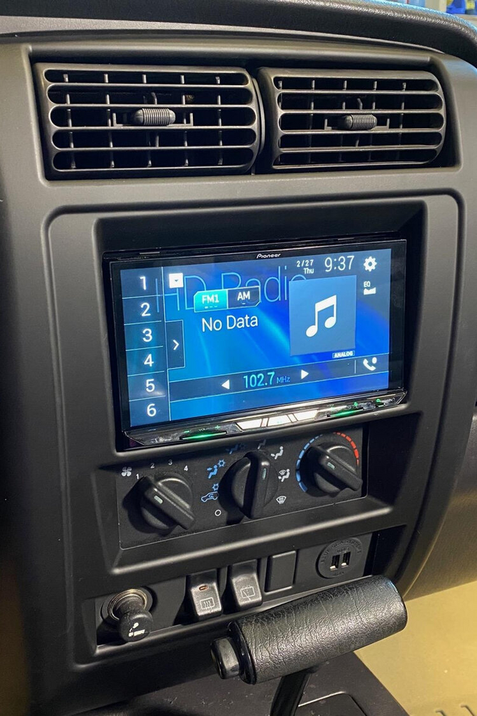 Metra 95-6541 Double DIN Dash Kit 2003-2006 Jeep Wrangler Bundle