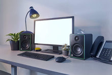 Charger l'image dans la galerie, Mackie CR4-XBT Creative Reference Series 4" Multimedia Monitors with Bluetooth (Pair)