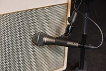 Charger l'image dans la galerie, Samson Q7x Professional Dynamic Vocal Microphone (SAQ7X), Black
