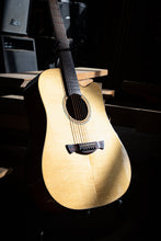 Load image into Gallery viewer, Tagima CF 2000-NT Acoustic Guitar - Natural