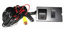 Charger l&#39;image dans la galerie, Crux CLR-10 License Plate Light Camera For Land Rover Discovery