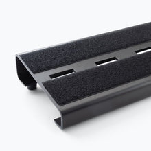 Charger l'image dans la galerie, On-Stage GPB2000 Compact Pedalboard with Gig Bag