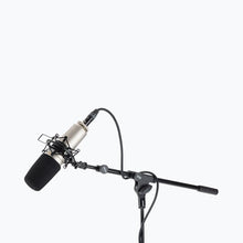 Charger l'image dans la galerie, On-Stage MY430 Shock Mount for Studio Mics (55 mm-60 mm)