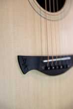 Charger l'image dans la galerie, Tagima Olive Grace EQ-NTOP Acoustic Guitar - Natural