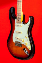 Load image into Gallery viewer, Tagima T 635 CLASSIC-SB-LF/MG Electric Guitar - Sunburst