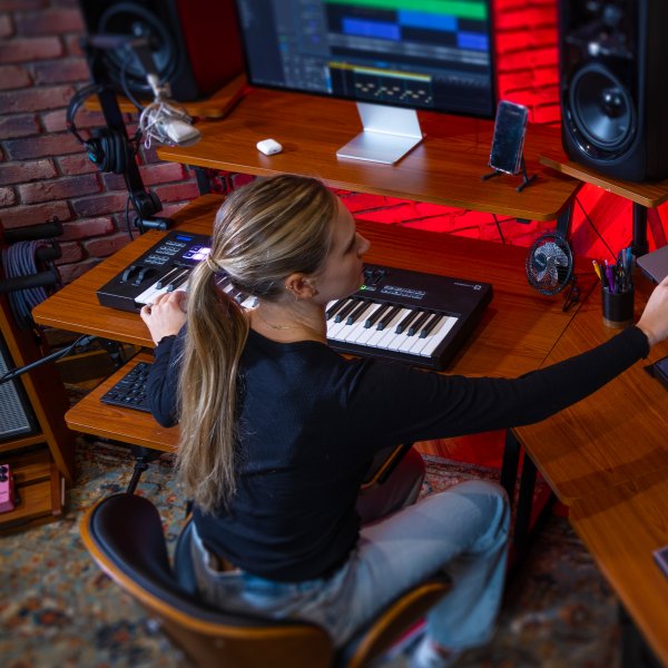 On-Stage WS7500RB Series Wood Studio Workstation