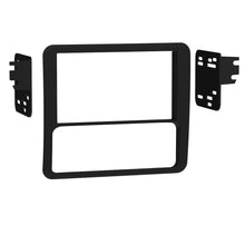 Charger l'image dans la galerie, Metra 95-3027 Radio Install Kits - Compatible Fits for Chevy/GMC/Isuzu Small Truck/SUV 1998-2002